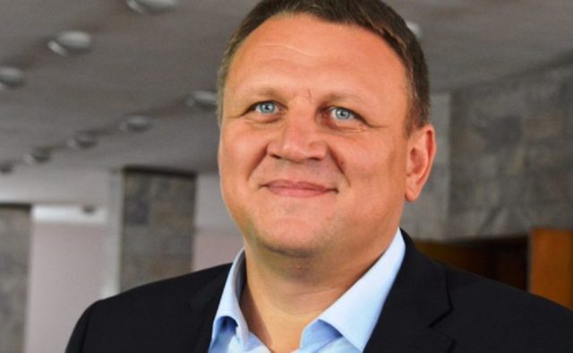 "Я буду молитися, щоб він виграв": хто з кандидатів підтримує Зеленського "Я буду молитися, щоб він виграв": Олександр Шевченко підтримує Зеленського