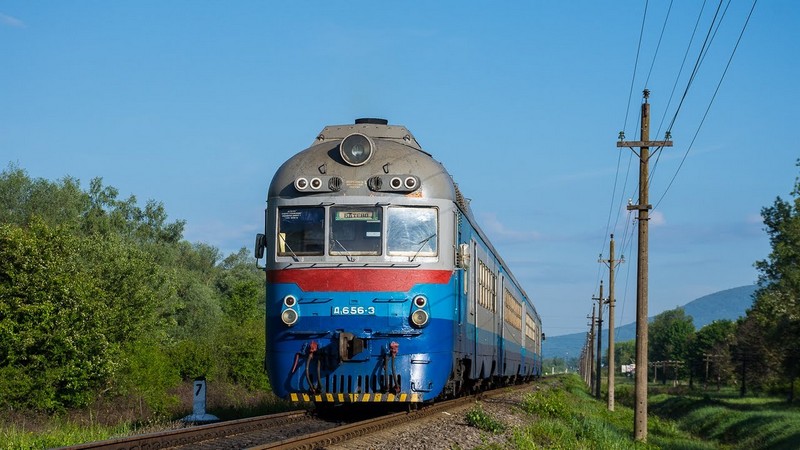 Закарпатців попереджають про тимчасові зміни руху поїздів Закарпатців попереджають про тимчасові зміни руху поїздів 3-4 квітня