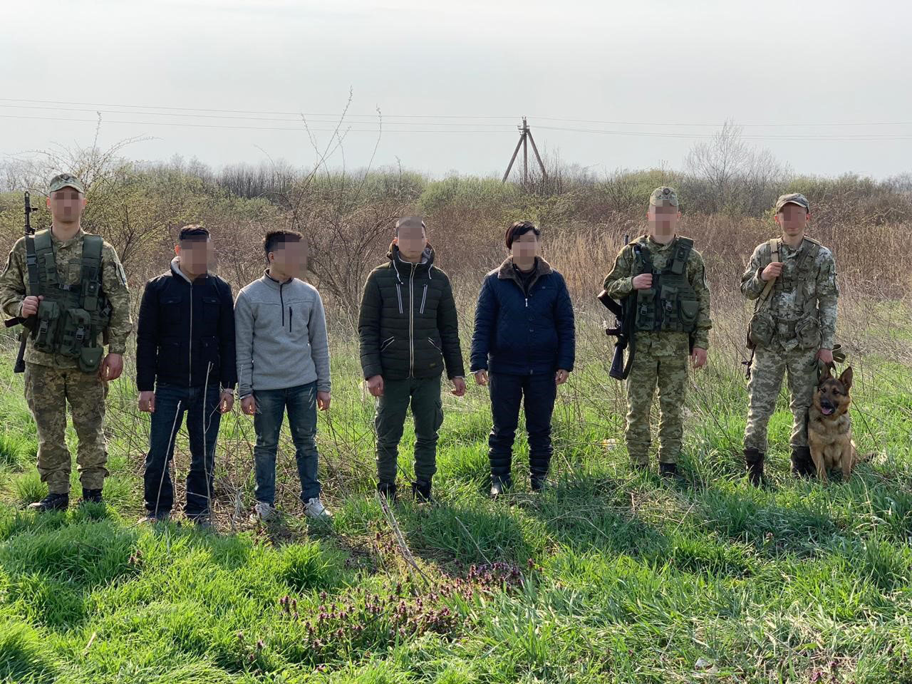 Прикордонники затримали нелегальних мігрантів Прикордонники затримали нелегалів