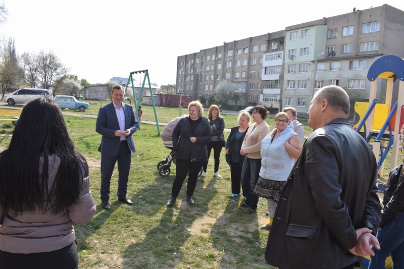 В Ужгороді на ремонт покрівлі багатоповерхівки із міського бюджету виділили 240 тисяч В Ужгороді на ремонт покрівлі багатоповерхівки по вулиці Можайського із міського бюджету виділили 240 тисяч