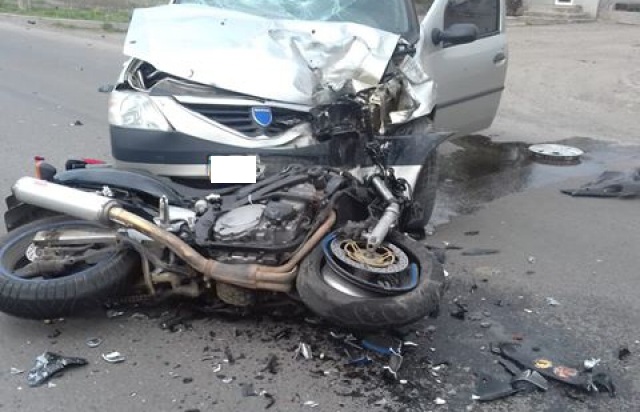 Моторошна ДТП у Мукачеві: під колеса автівки потрапив неповнолітній байкер Моторошна ДТП у Мукачеві: під колеса автівки потрапив неповнолітній байкер