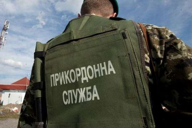 Хлопець із Індії намагався підкупити прикордонника Хлопець із Індії намагався підкупити прикордонника на КПП Лужанка