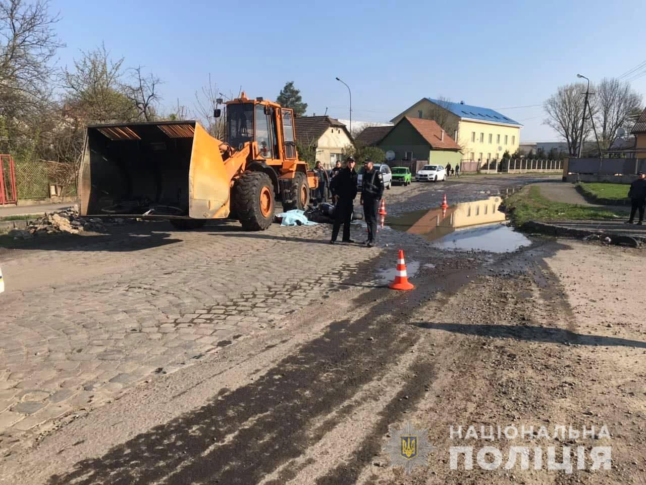 Смертельна аварія забрала життя ужгородця В Ужгороді трактор наїхав на мотоцикліста. Травми виявилися смертельні