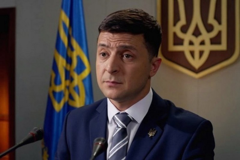 У штабі Зеленського пояснили, чому він кинув слухавку під час розмови з Порошенком У штабі Зеленського пояснили, чому він кинув слухавку під час розмови з Порошенком на каналі 1+1