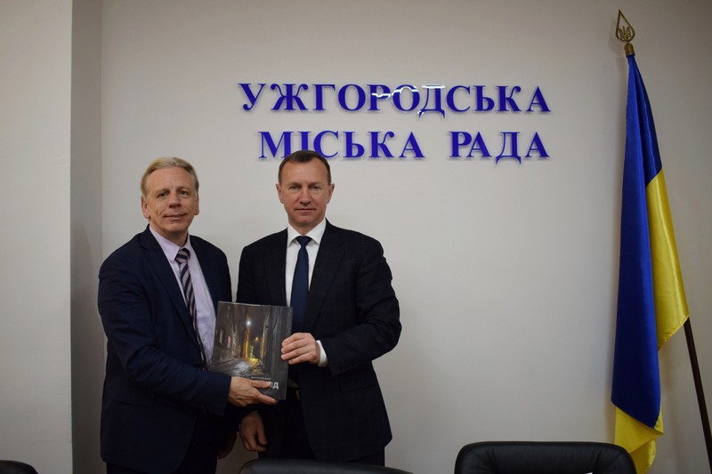 Мер Ужгорода провів важливу зустріч Мер Ужгорода Богдан Андріїв зустрівся з Надзвичайним та Повноважним Послом Бельгії в Україні Алексом Ленартсом