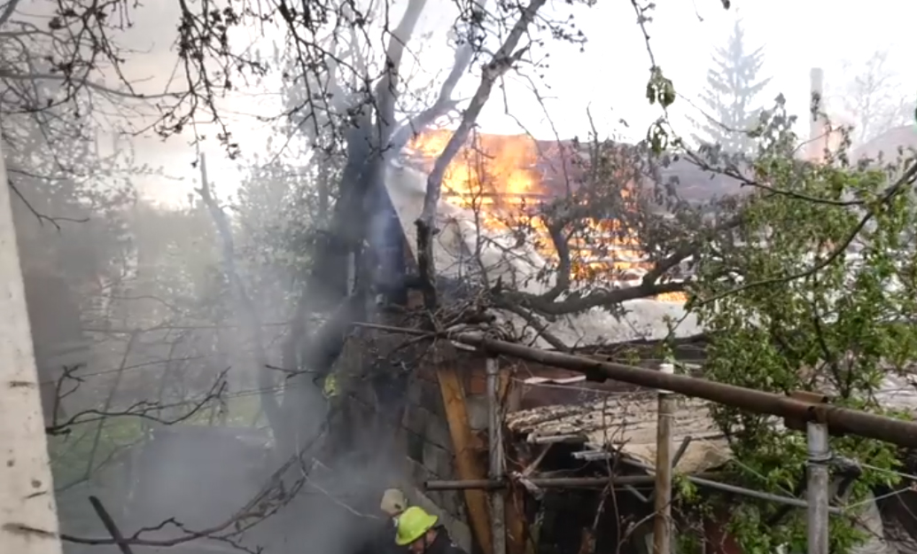 Пожежа у Мукачеві: відео з місця події Позаду МДУ у Мукачеві трапилась пожежа