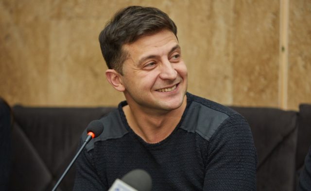 Зеленський прокоментував свою перемогу на виборах за результатами екзит-полу Володимир Зеленський прокоментував свою перемогу на виборах за результатами екзит-полу
