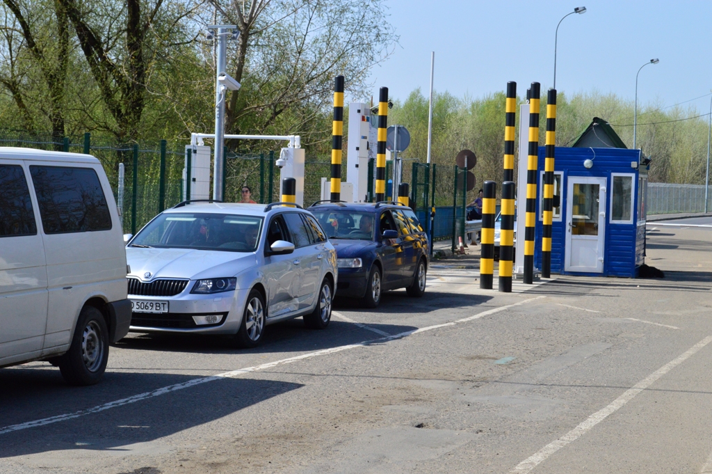 Закарпатців попереджають про можливі черги на кордоні у період Великодніх свят У період Великодніх свят на кордоні можуть утворитись черги