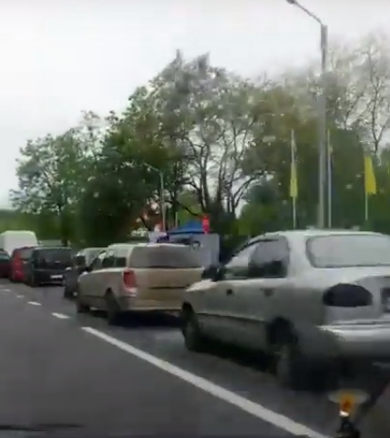 На усіх пунктах пропуску на кордоні з країнами ЄС кілометрові черги На усіх пунктах пропуску на кордоні з країнами ЄС кілометрові черги