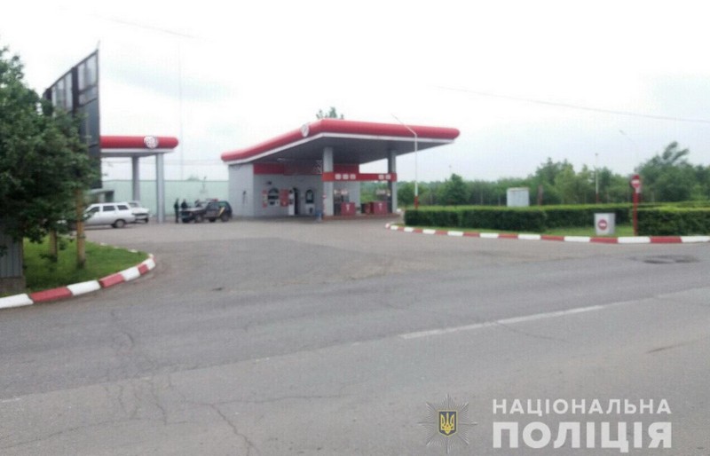 Чоловіку, який "замінував" АЗС у Мукачеві, повідомили про підозру Чоловіку із села Павшино, який "замінував" АЗС у Мукачеві, повідомили про підозру