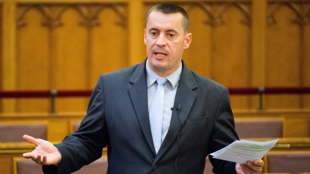 Лідер угорської радикальної партії "Йоббік" пообіцяв підтримати "автономію Закарпаття від Києва" Лідер угорської радикальної партії "Йоббік" пообіцяв підтримати "автономію Закарпаття від Києва"