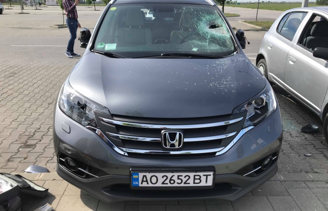 У Дебрецені, що в Угорщині, невідомі розбили автомобілі із закарпатською реєстрацією У Дебрецені, що в Угорщині, невідомі розбили автомобілі із закарпатською реєстрацією