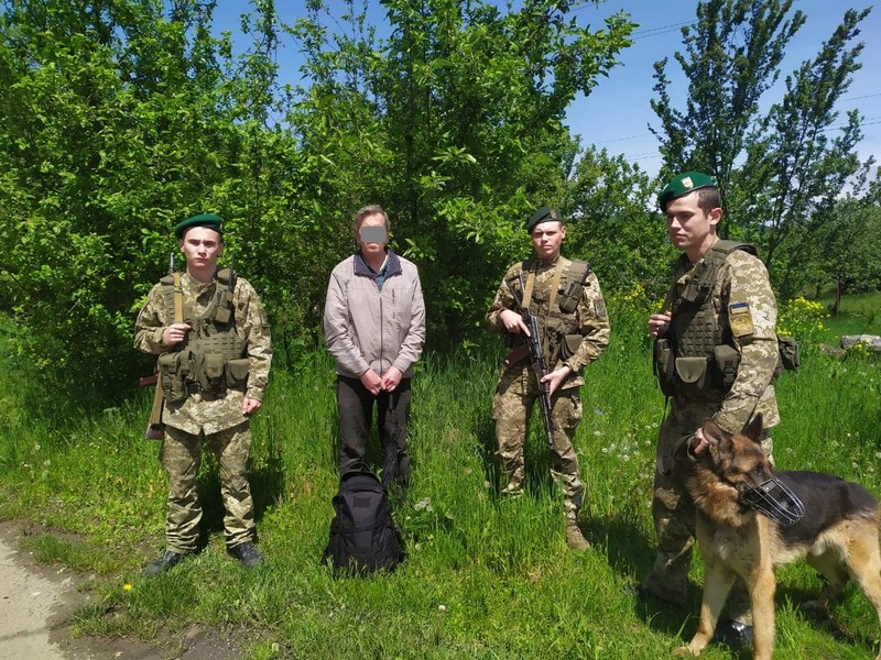 На Закарпатті затримали росіянина На Закарпатті поблизу кордону з ЄС прикордонники затримали росіянина