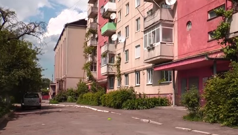 В одному з мікрорайонів Мукачева вбили чоловіка: усі подробиці У мікрорайоні Пентагон у Мукачеві вбили літнього чоловіка