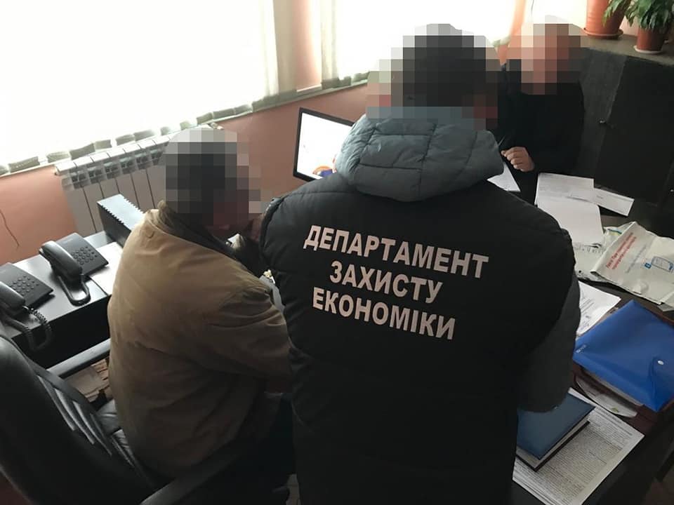 У Закарпатській ОДА відреагували на затримання на хабарі начальника управління департаменту соціального захисту У Закарпатській ОДА 15 травня відреагували на затримання на хабарі начальника управління департаменту соціального захисту