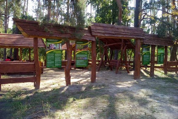 Лісівники готуються до літа і оновлюють місця для відпочинку Спеціально до туристичного сезону лісівники оновлюють інфраструктуру