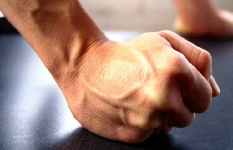 У курортному селі погрожували вбити іноземця На Закарпатті у курортному селі Ізки погрожували вбити іноземця