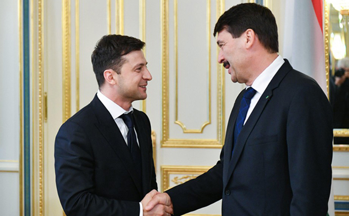 Президент Угорщини заявив, що переговори із Зеленським були обнадійливими Президент Угорщини заявив, що переговори із Зеленським були обнадійливими