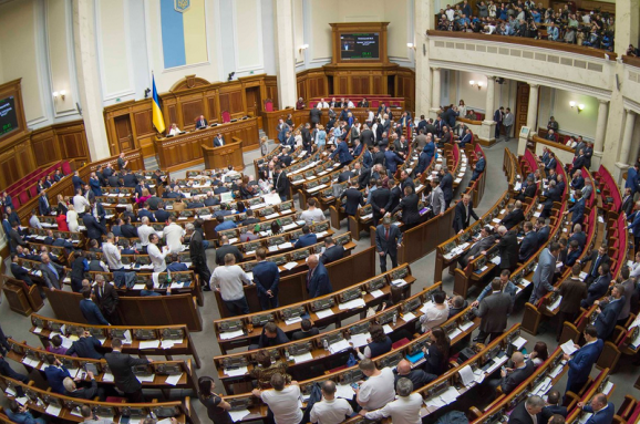 Коли відбудуться позачергові парламентські вибори: ймовірна дата Позачергові парламентські вибори можуть відбутися 21 липня