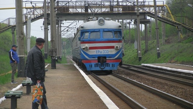 Закарпатців попереджають про тимчасові зміни у розкладі руху приміських потягів Львівська залізниця попереджає українців про тимчасові зміни у розкладі руху приміських потягів попереджають про тимчасові зміни у розкладі руху приміських потягів