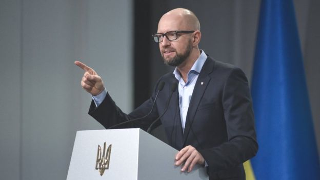 Яценюк згадав своє прем’єрство, розмірковуючи про дефолт Арсеній Яценюк згадав своє прем’єрство, розмірковуючи про дефолт