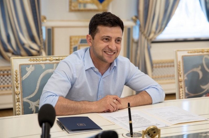 Президент Володимир Зеленський відвідає Закарпаття, – ЗМІ Президент Володимир Зеленський сьогодні відвідає Закарпаття, – ЗМІ