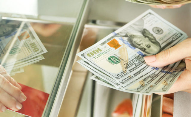 Долар та євро продовжують дорожчати: курс валют на 31 травня Курс валют на 31 травня 2019 року