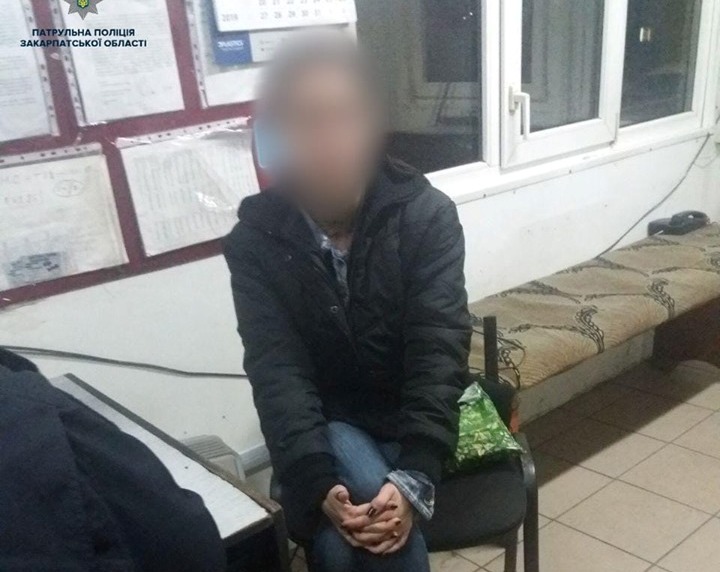 Патрульні затримали фургон, у якому намагались вивезти за кордон жінку, проти її волі Жінку намагались силоміць вивезти за кордон