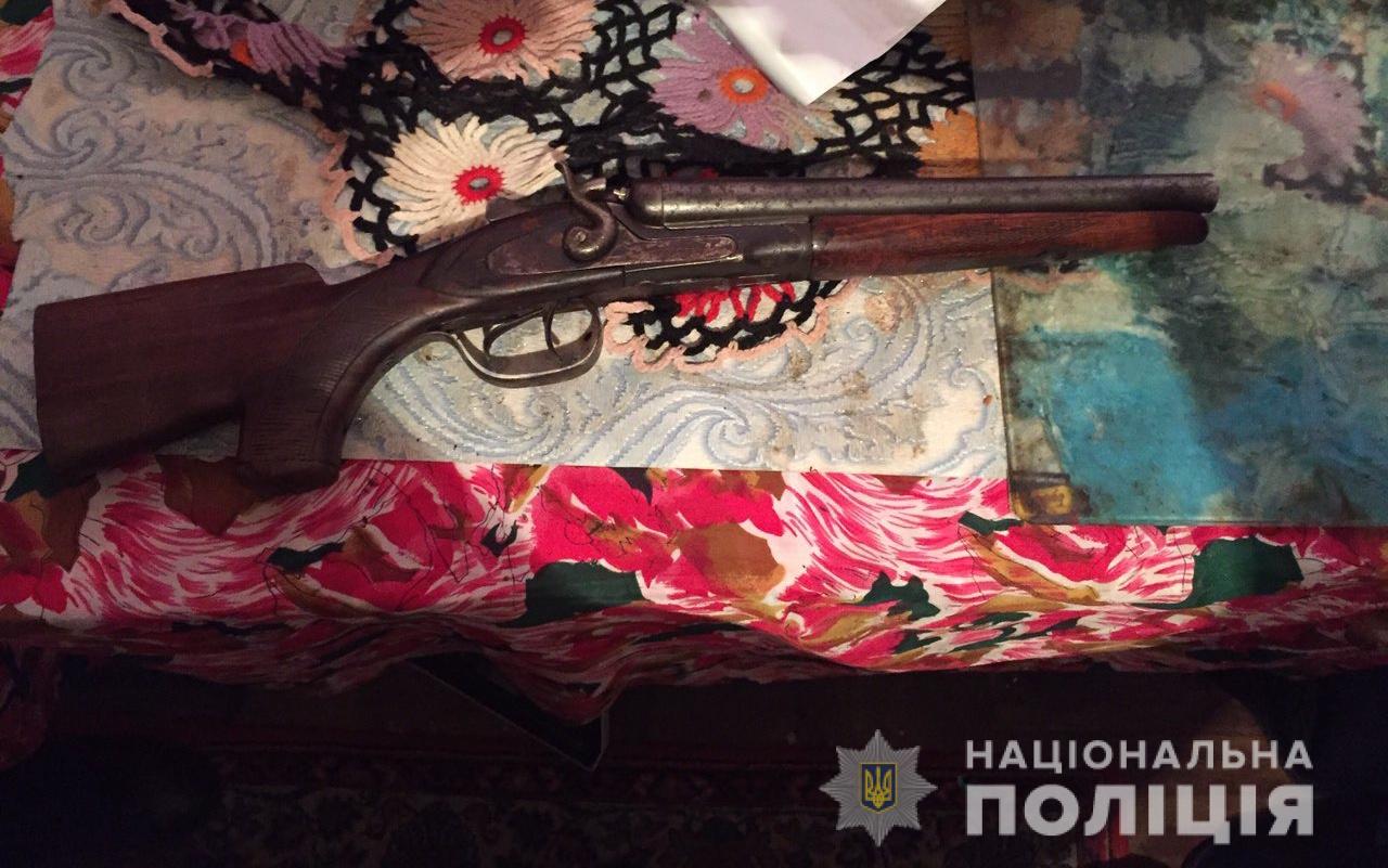 У квартирі мукачівця знайшли зброю У квартирі раніше судимого мукачівця знайшли зброю