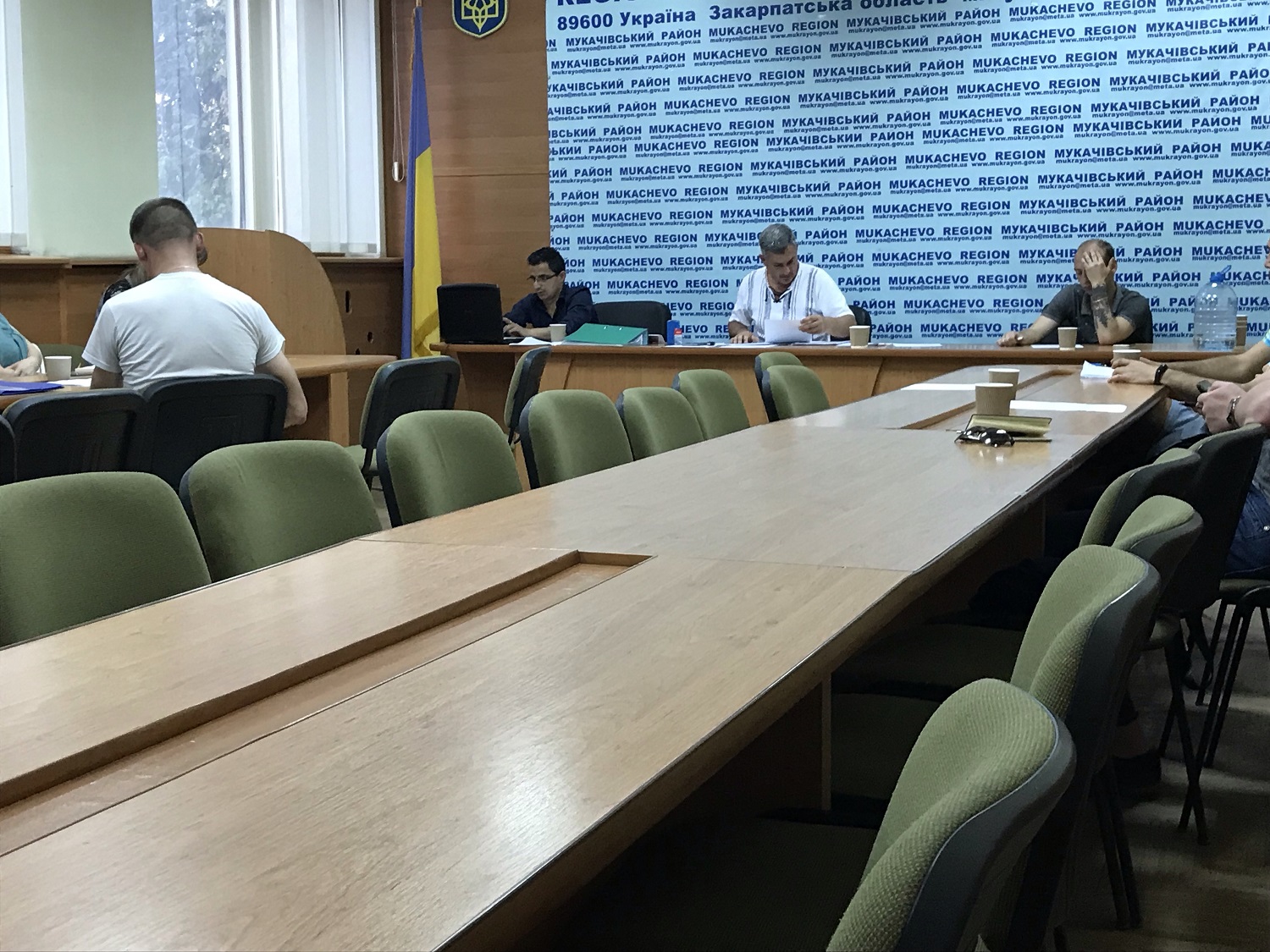Закарпаття готується до виборів: утворено 6 ОВК На Закарпатті вчасно утворилися 6 ОВК, однак керівництво деяких із них відмовилося працювати