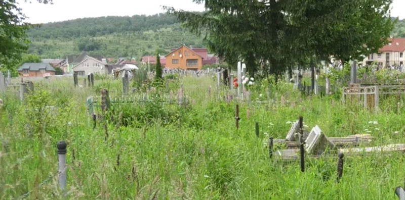 Вандалізм на кладовищі: поліція розшукала чоловіка, який, ймовірно, понищив пам’ятники Вандалізм на кладовищі у селі Грушово: поліція розшукала чоловіка, який, ймовірно, понищив пам’ятники