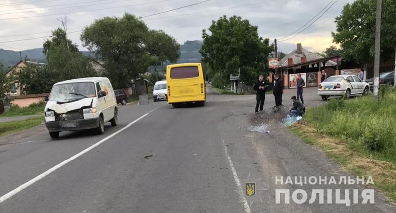 Тіло жінки лежало на узбіччі: на Ужгородщині сталася смертельна ДТП Смертельна ДТП: у селі Невицьке, що біля Ужгорода, мікроавтобус наїхав на пішохода
