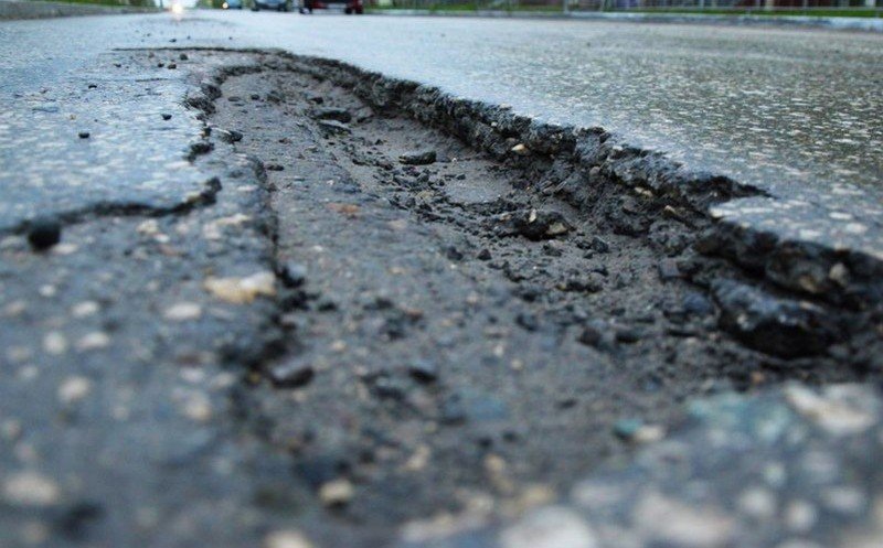 Нардепи Василь Петьовка, Валерій Лунченко і Роберт Горват обурені станом дороги «Мукачево-Рогатин» Василь Петьовка, Валерій Лунченко і Роберт Горват звернулись до Новака. Закарпатські нардепи обурені станом дороги «Мукачево–Рогатин»