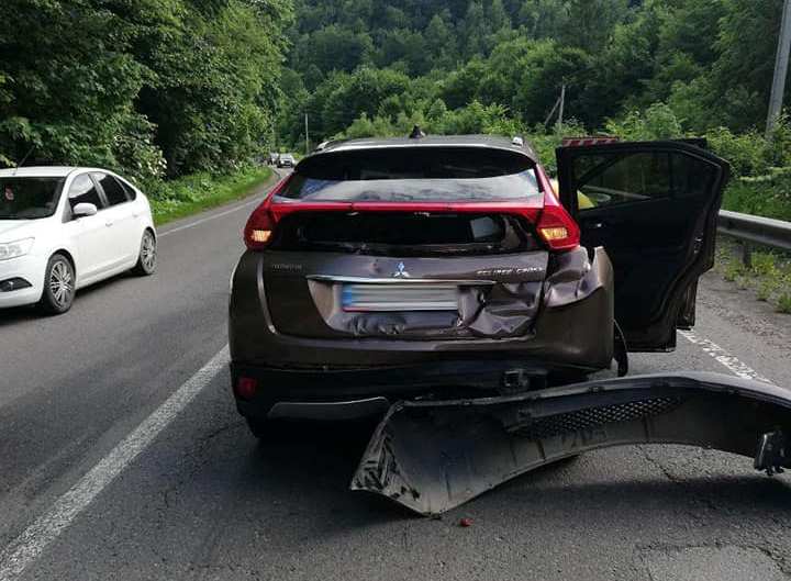 Поліція розповіла про ДТП неподалік Нижніх Воріт та показала фото з місця пригоди Неподалік Нижніх Воріт трапилася ДТП