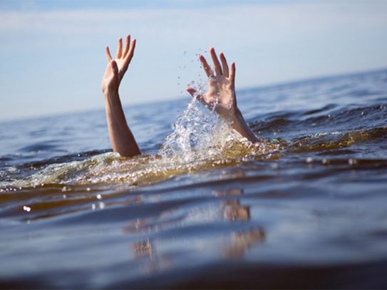 Водолази шукають ймовірного утопленика Водолази шукають ймовірного утопленика в Ужгороді в кар’єрі