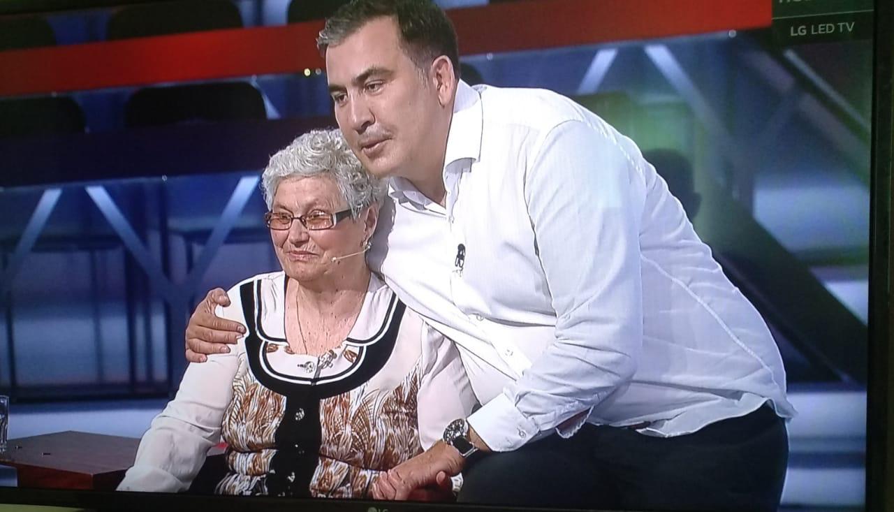 Саакашвілі розповів про випадок, який з ним трапився на Закарпатті ще у період його молодості Мама Петра Маги лікувала Саакашвілі, коли той, будучи солдатом, захворів