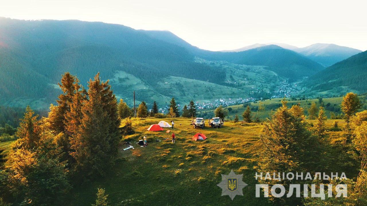 У відомому закарпатському селі пограбували туриста У відомому закарпатському селі Синевирська Поляна пограбували туриста зі львову