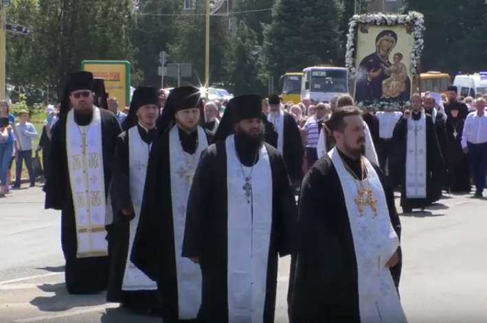 На Закарпаття привезли копію чудотворної ікони В обласний центр Закарпаття привезли копію чудотворної ікони Богородиці Іверська