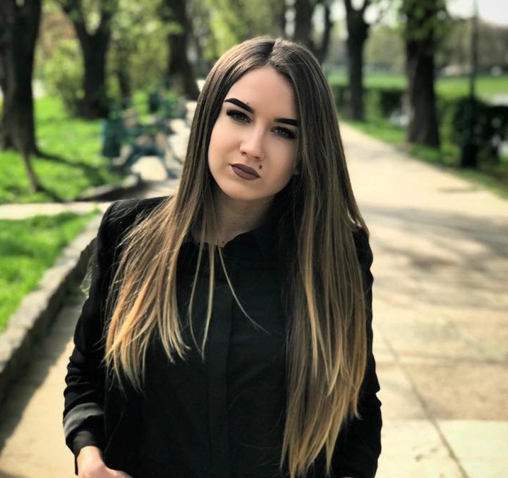 Дівчину, яка скоїла аварію в Ужгороді, суд залишив під вартою Дівчину, яка скоїла аварію в Ужгороді, суд залишив під вартою на 60 діб