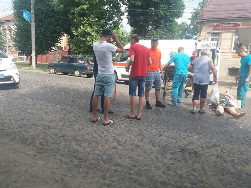 Жінка раптово вийшла на дорогу: подробиці ДТП у Мукачеві Жінка раптово вийшла на дорогу: подробиці сьогоднішньої ДТП у Мукачеві