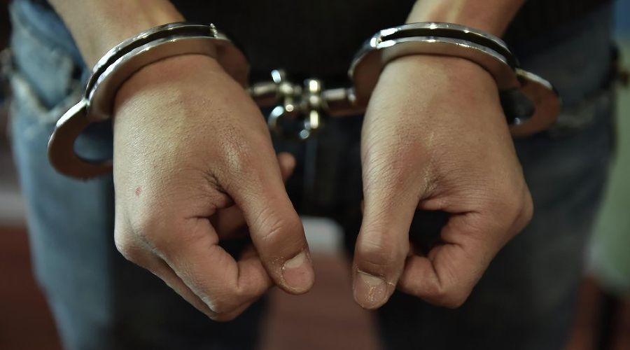 У Перечині затримали чоловіка, який розбещував двох неповнолітніх дівчат У Перечині затримали чоловіка, який розбещував двох неповнолітніх дівчат