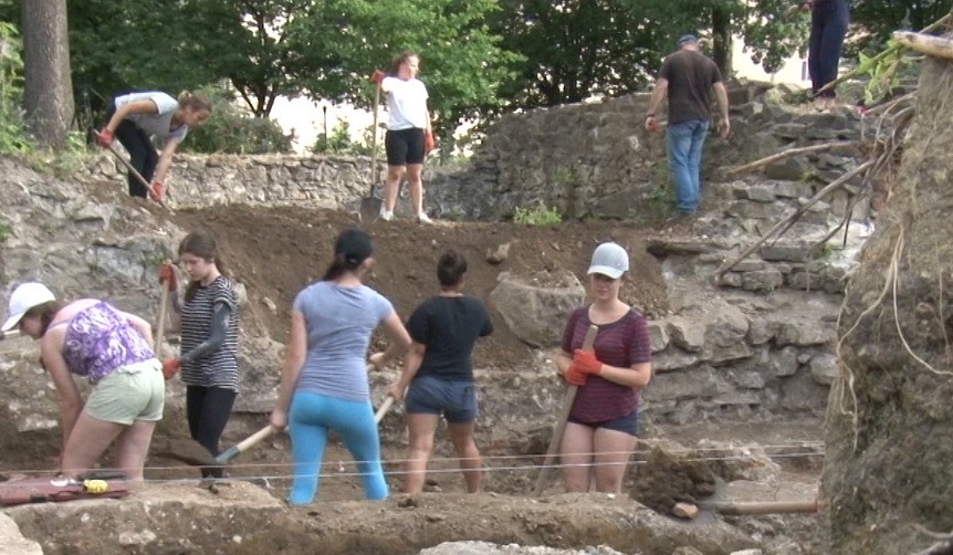 В Ужгороді під час розкопок знайшли монету 16 століття Під час розкопок знайшли монету 16 століття