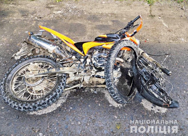 Мотоцикліст виїхав на смугу зустрічного руху і скоїв ДТП Мотоцикліст виїхав на смугу зустрічного руху і скоїв ДТП у селі Річка