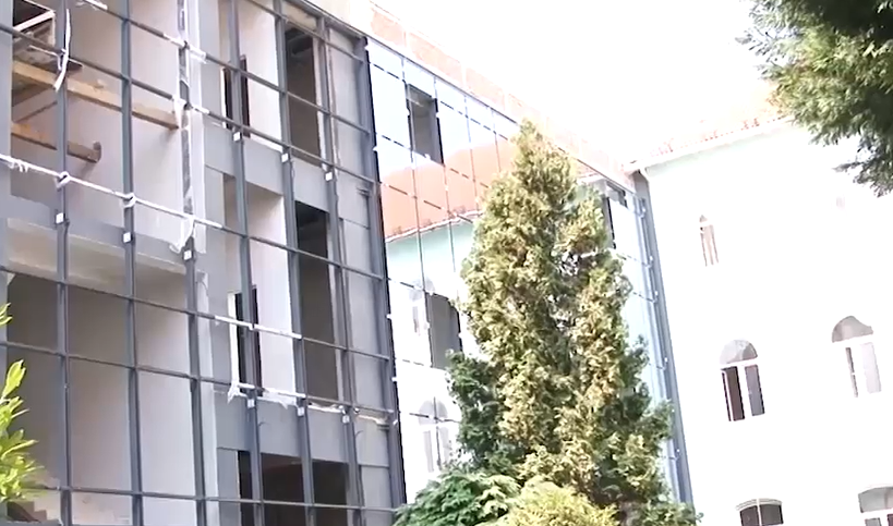 Будівництво ЦНАПу в Мукачеві: підрядник просить продовжити терміни Будівництво ЦНАПу в Мукачеві: підрядник просить продовжити терміни
