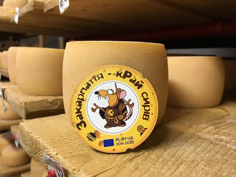 Згадка на пам’ять: закарпатські сироварні отримали сувенірну продукцію Згадка на пам’ять: закарпатські сироварні отримали сувенірну продукцію