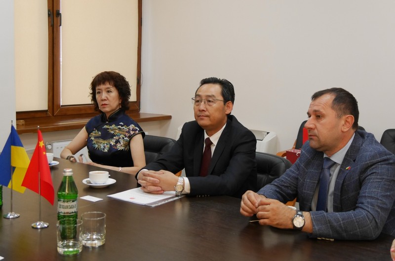 В Ужгород завітали гості із Китаю В Ужгород завітали гості із Китаю