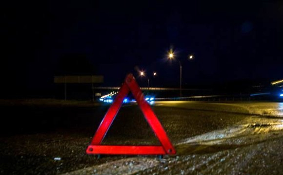Водія затисло в розбитому авто: вночі сталася аварія Водія затисло в розбитому авто Пріора: вночі у селі Велика Бийгань Берегівського району сталася аварія