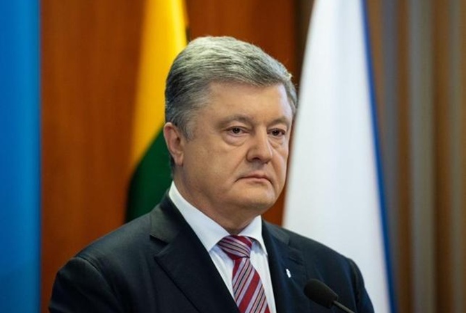 Під час візиту Порошенка у Мукачево не обійшлося без провокації Під час візиту Петра Порошенка у Мукачево не обійшлося без провокації біля кав’ярні TIME