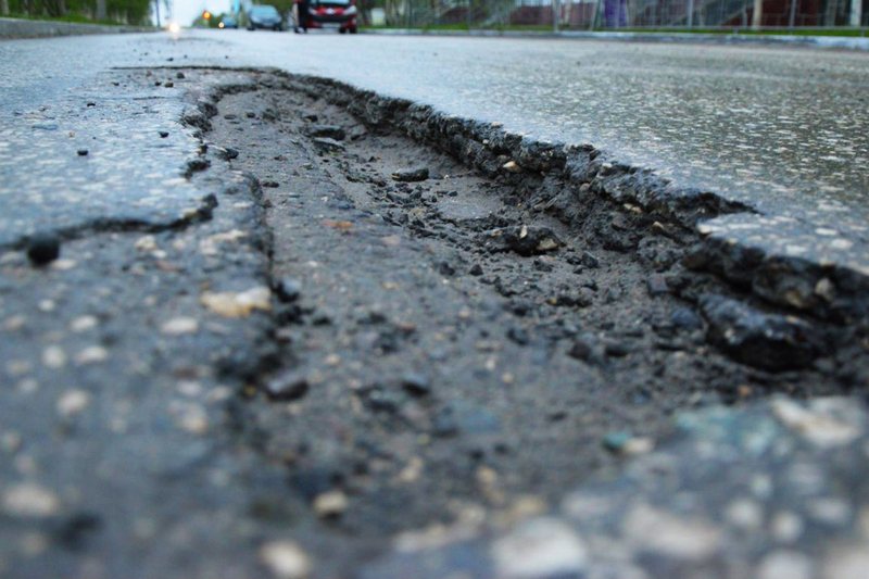 Закарпатці перекрили одну з доріг краю На Закарпатті у селі Ганичі перекрили дорогу Тячів-Усть-Чорна