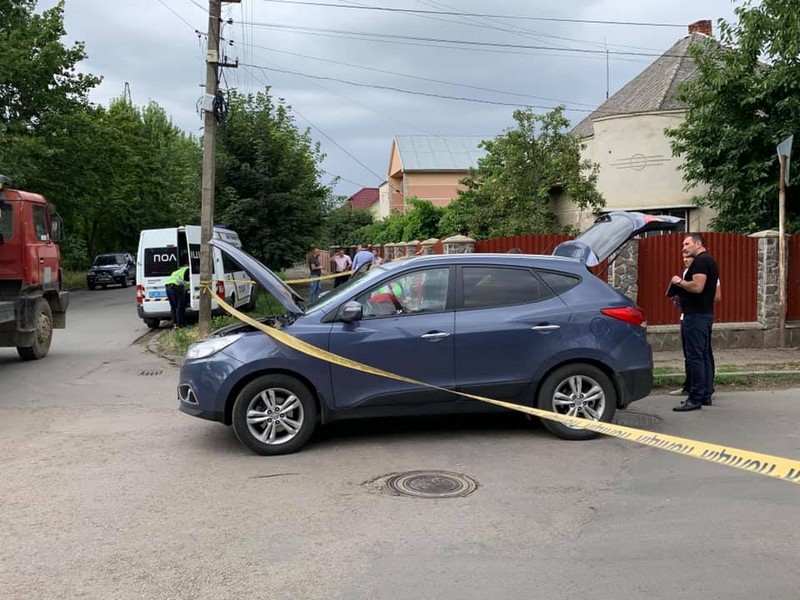 Відома причина сьогоднішнього замаху на життя правоохоронця Відомий мотив замаху на життя керівника Управління захисту економіки в Закарпатті Андрія Іванків